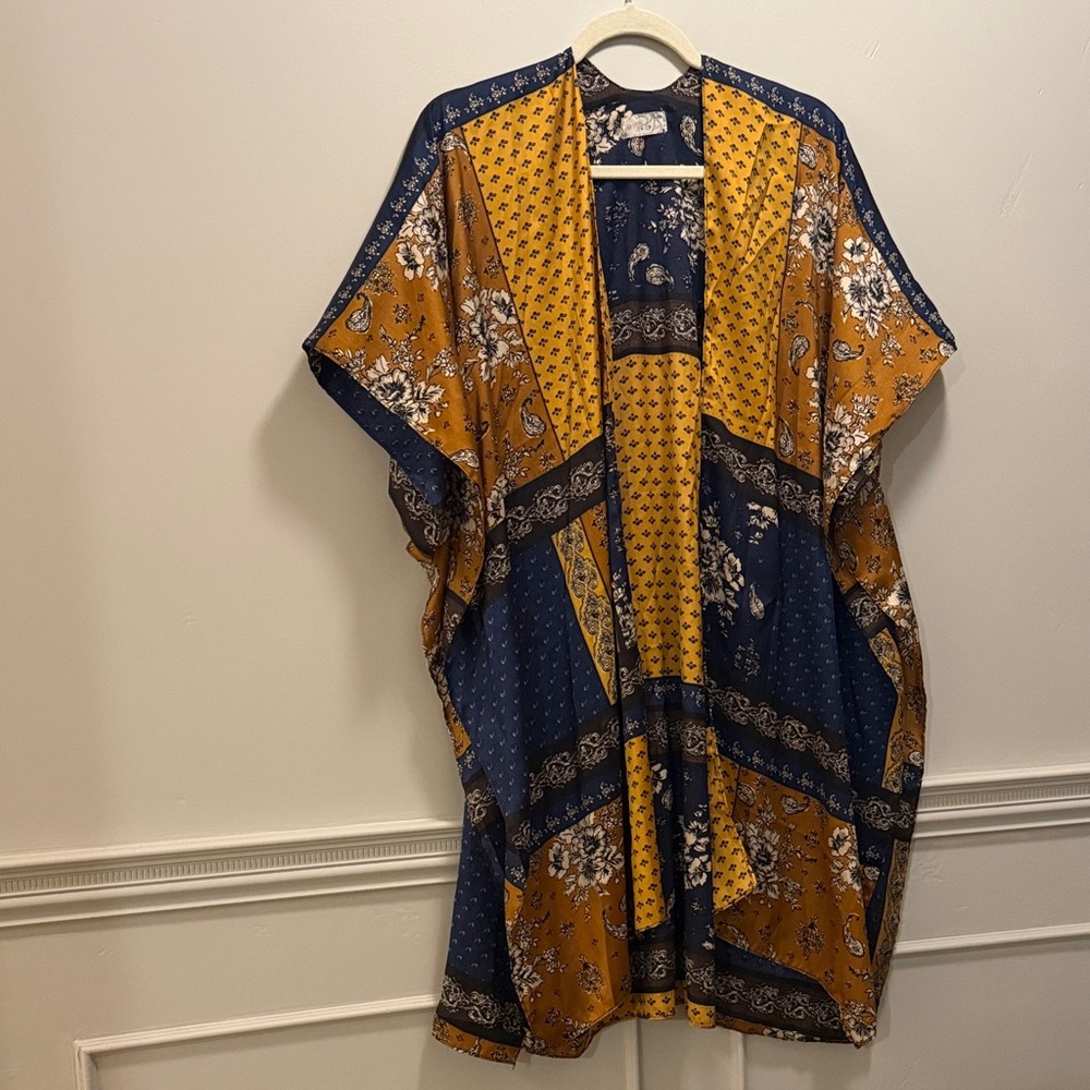 Free People Dark Blue and Cream Patterned Kimono